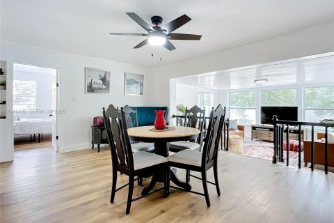 Villa ou maison à vendre à South Daytona, Floride: 4 chambres, 154.4 m2 № 2002479 - photo 4