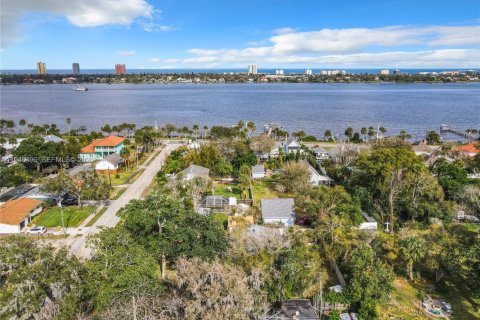 Villa ou maison à vendre à South Daytona, Floride: 4 chambres, 154.4 m2 № 2002479 - photo 20
