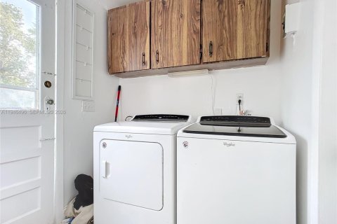 Villa ou maison à vendre à South Daytona, Floride: 4 chambres, 154.4 m2 № 2002479 - photo 17