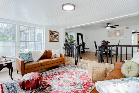 Villa ou maison à vendre à South Daytona, Floride: 4 chambres, 154.4 m2 № 2002479 - photo 9