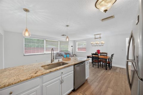 House in Port Richey, Florida 2 bedrooms, 117.06 sq.m. № 1904804 - photo 18