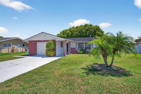 House in Port Richey, Florida 2 bedrooms, 117.06 sq.m. № 1904804 - photo 4