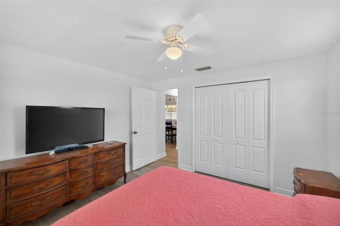 House in Port Richey, Florida 2 bedrooms, 117.06 sq.m. № 1904804 - photo 24