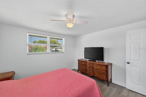 House in Port Richey, Florida 2 bedrooms, 117.06 sq.m. № 1904804 - photo 22