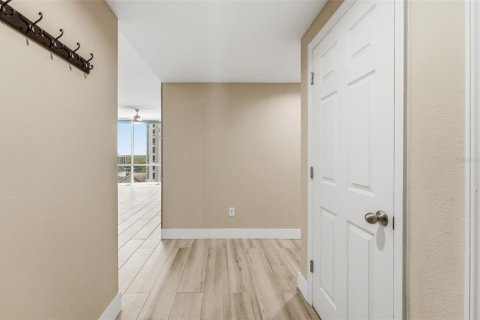 Condo in Orlando, Florida, 2 bedrooms № 2201630 - photo 10