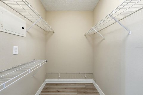 Condo in Orlando, Florida, 2 bedrooms № 2201630 - photo 22