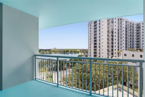 Condo in Orlando, Florida, 2 bedrooms № 2201630 - photo 27