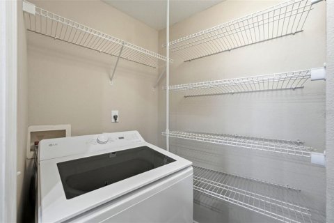 Condo in Orlando, Florida, 2 bedrooms № 2201630 - photo 18