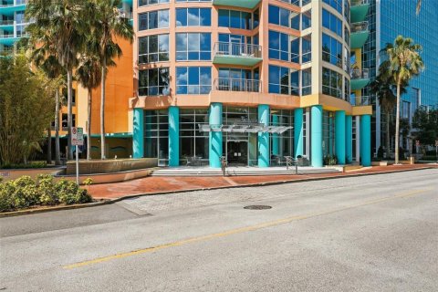 Condo in Orlando, Florida, 2 bedrooms № 2201630 - photo 4
