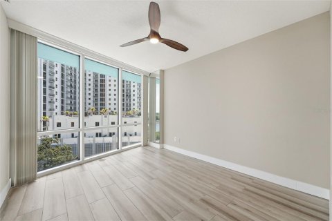 Condo in Orlando, Florida, 2 bedrooms № 2201630 - photo 25