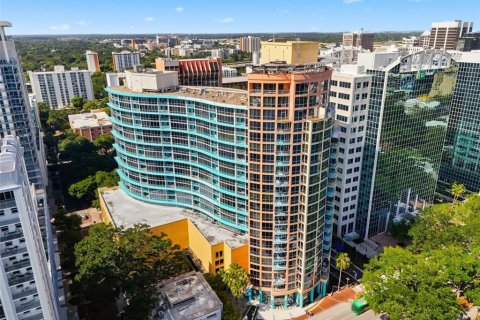 Condo in Orlando, Florida, 2 bedrooms № 2201630 - photo 3