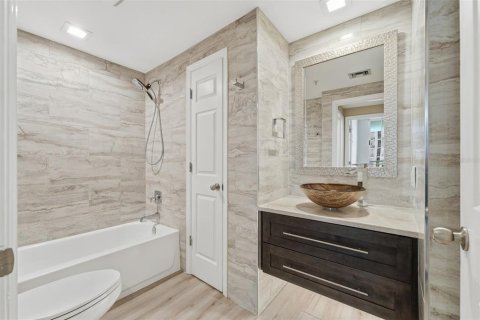 Condo in Orlando, Florida, 2 bedrooms № 2201630 - photo 19