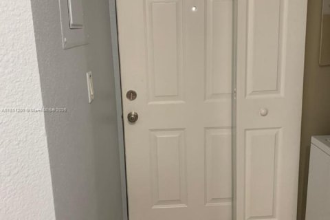 Condominio en venta en Doral, Florida, 1 dormitorio, 65.96 m2 № 1756648 - foto 18