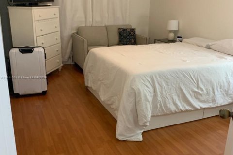 Condominio en venta en Doral, Florida, 1 dormitorio, 65.96 m2 № 1756648 - foto 9