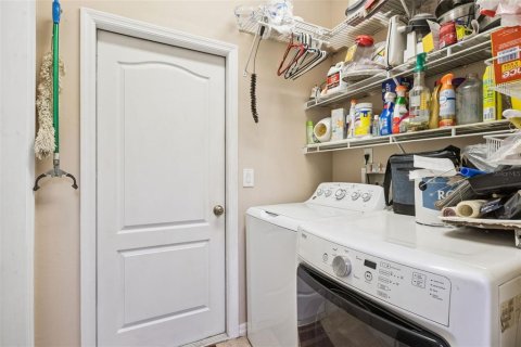House in Inverness, Florida 3 bedrooms, 145.86 sq.m. № 2105130 - photo 26
