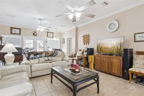 House in Inverness, Florida 3 bedrooms, 145.86 sq.m. № 2105130 - photo 10