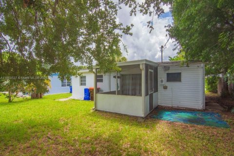 House in Vero Beach, Florida 3 bedrooms № 1981571 - photo 11