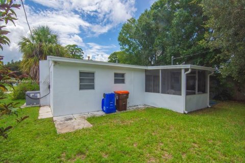House in Vero Beach, Florida 3 bedrooms № 1981571 - photo 15