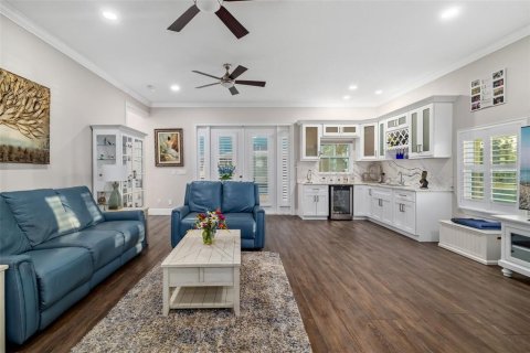 Casa en venta en Bradenton, Florida, 5 dormitorios, 518.39 m2 № 1657537 - foto 8