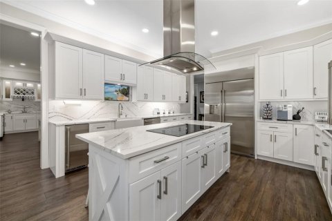 Casa en venta en Bradenton, Florida, 5 dormitorios, 518.39 m2 № 1657537 - foto 10