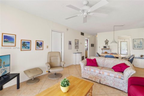 Copropriété à vendre à Pompano Beach, Floride: 2 chambres, 69.68 m2 № 1999189 - photo 15