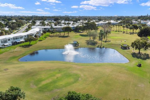 Copropriété à vendre à Pompano Beach, Floride: 2 chambres, 69.68 m2 № 1999189 - photo 30