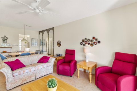 Copropriété à vendre à Pompano Beach, Floride: 2 chambres, 69.68 m2 № 1999189 - photo 14