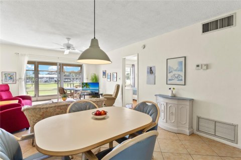 Copropriété à vendre à Pompano Beach, Floride: 2 chambres, 69.68 m2 № 1999189 - photo 7