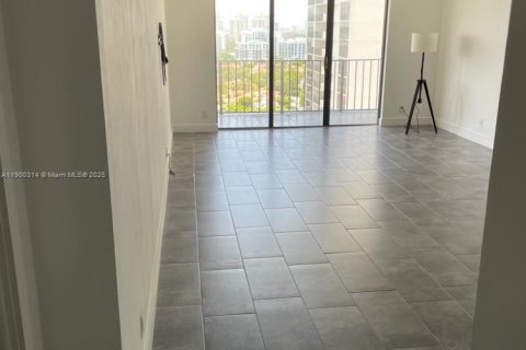 Condo in Aventura, Florida, 1 bedroom  № 1954321 - photo 3