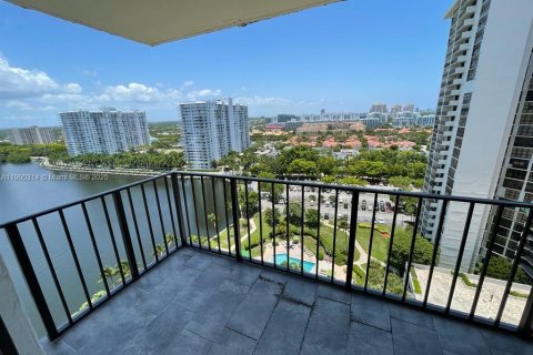 Condo in Aventura, Florida, 1 bedroom  № 1954321 - photo 8