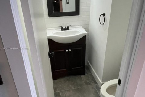 Condo in Aventura, Florida, 1 bedroom  № 1954321 - photo 2