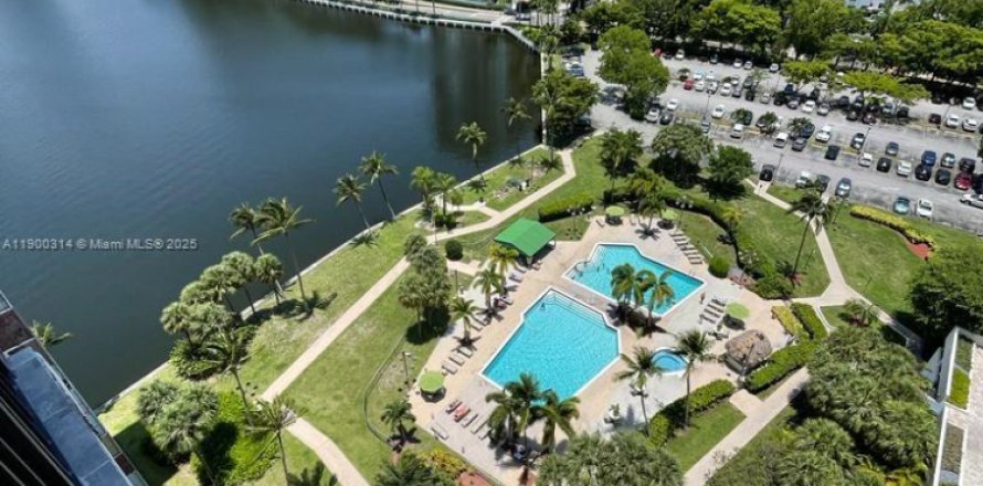 Condo in Aventura, Florida, 1 bedroom  № 1954321