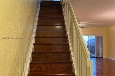 Touwnhouse à vendre à Tamarac, Floride: 3 chambres, 130.43 m2 № 2035655 - photo 10