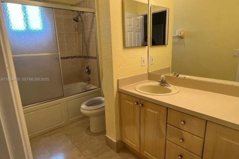 Touwnhouse à vendre à Tamarac, Floride: 3 chambres, 130.43 m2 № 2035655 - photo 16