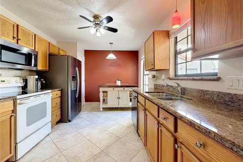 Condominio en venta en Altamonte Springs, Florida, 2 dormitorios, 122.26 m2 № 2231539 - foto 9