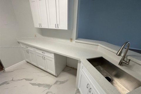Copropriété à louer à Oakland Park, Floride: 2 chambres, 101.82 m2 № 1864842 - photo 2