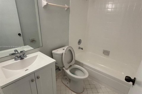 Copropriété à louer à Oakland Park, Floride: 2 chambres, 101.82 m2 № 1864842 - photo 3