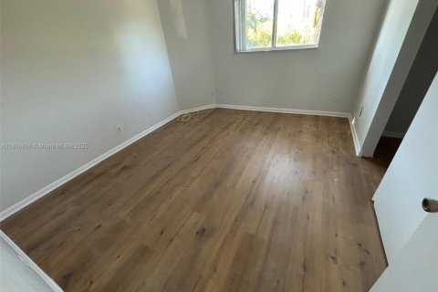 Copropriété à louer à Oakland Park, Floride: 2 chambres, 101.82 m2 № 1864842 - photo 4