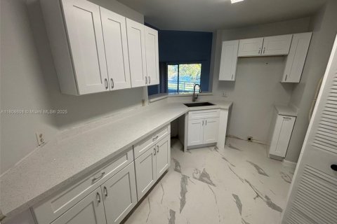 Copropriété à louer à Oakland Park, Floride: 2 chambres, 101.82 m2 № 1864842 - photo 10