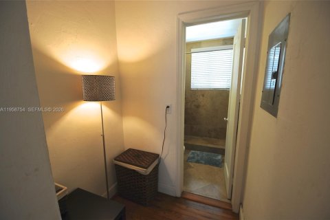 Villa ou maison à louer à Miami Beach, Floride: 46.45 m2 № 2017527 - photo 8