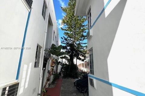 Villa ou maison à louer à Miami Beach, Floride: 46.45 m2 № 2017527 - photo 29