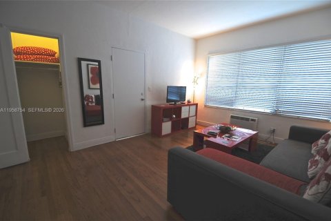 Villa ou maison à louer à Miami Beach, Floride: 46.45 m2 № 2017527 - photo 16