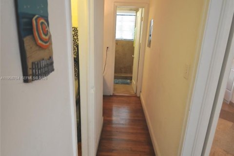 Villa ou maison à louer à Miami Beach, Floride: 46.45 m2 № 2017527 - photo 7