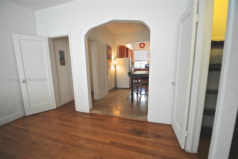 Villa ou maison à louer à Miami Beach, Floride: 46.45 m2 № 2017527 - photo 4