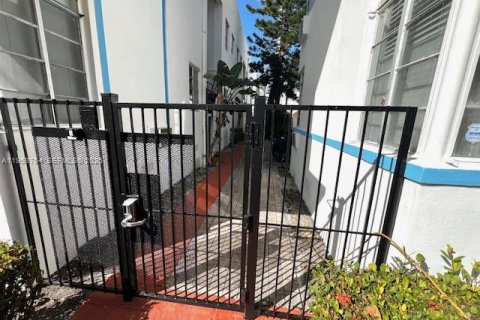 Villa ou maison à louer à Miami Beach, Floride: 46.45 m2 № 2017527 - photo 28