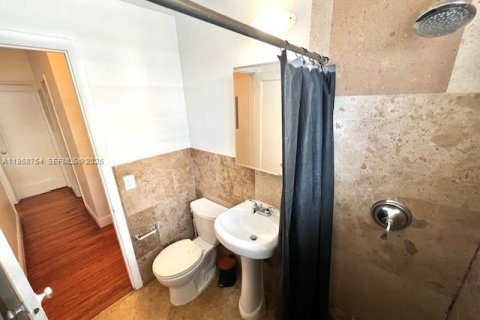 Villa ou maison à louer à Miami Beach, Floride: 46.45 m2 № 2017527 - photo 17