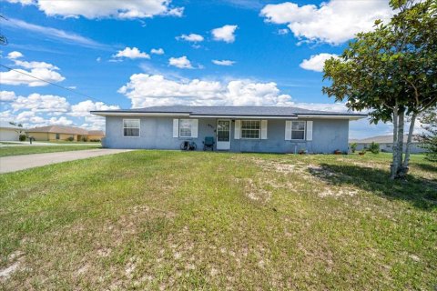 House in Ocala, Florida 3 bedrooms, 142.7 sq.m. № 1865952 - photo 1