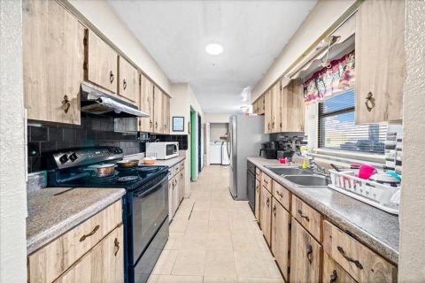 House in Ocala, Florida 3 bedrooms, 142.7 sq.m. № 1865952 - photo 8