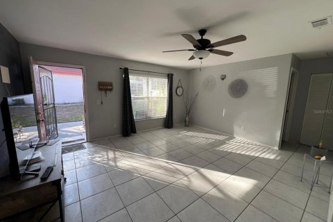 Casa en venta en Kissimmee, Florida, 2 dormitorios, 89.19 m2 № 1657219 - foto 3