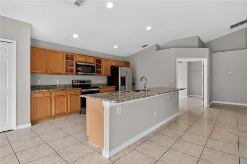 House in Kissimmee, Florida 3 bedrooms, 167.97 sq.m. № 2210030 - photo 6